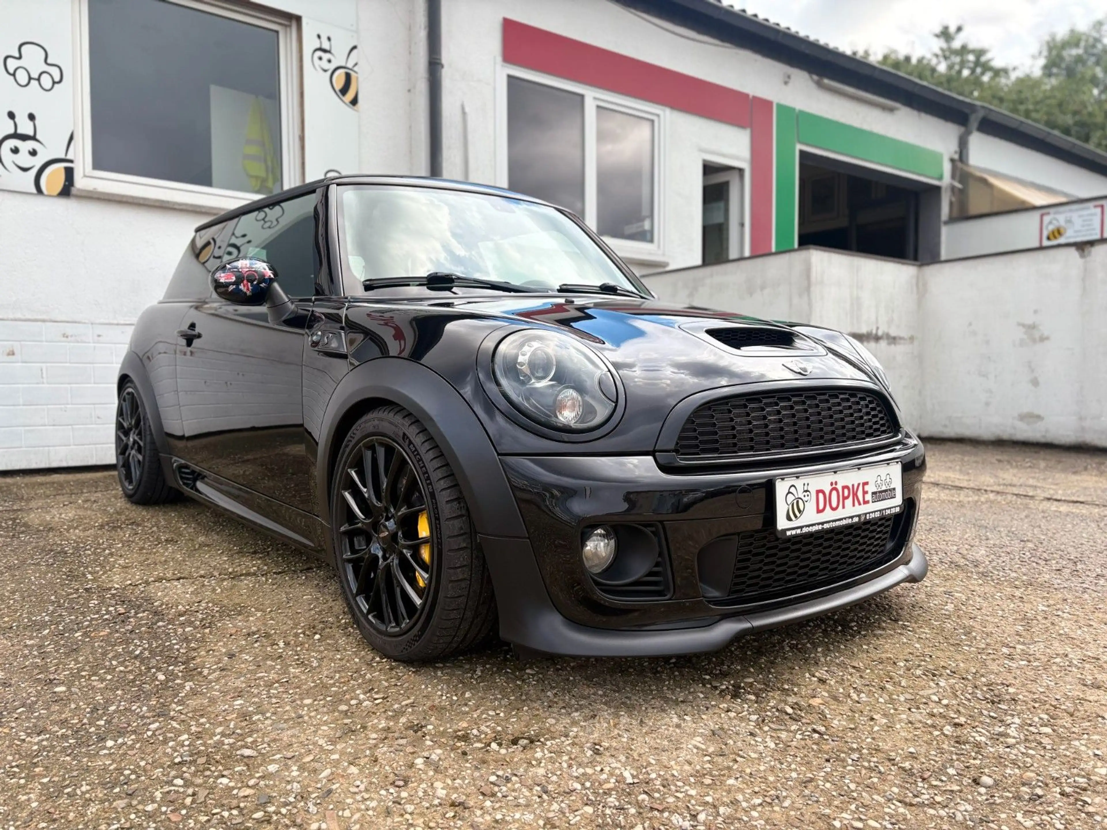 MINI Cooper S JCW Aero Kit Xenon SHZ V-Maxx ST — photo 3