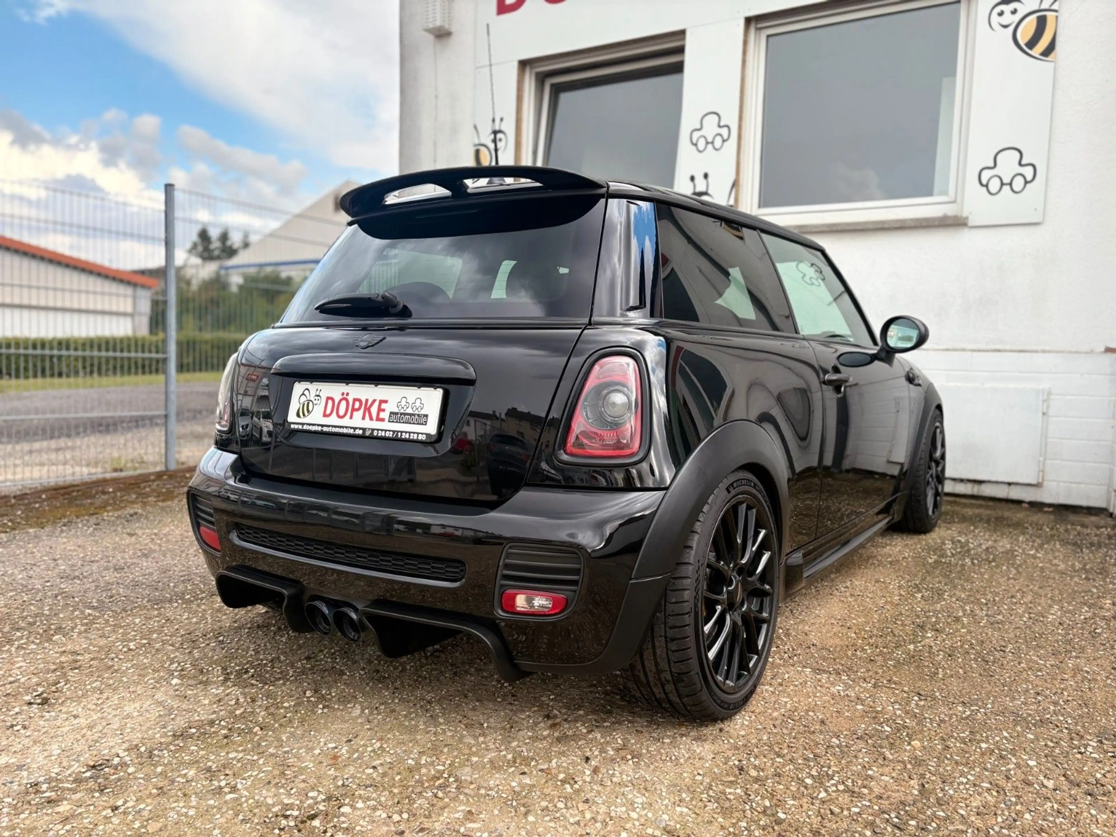 MINI Cooper S JCW Aero Kit Xenon SHZ V-Maxx ST — photo 6