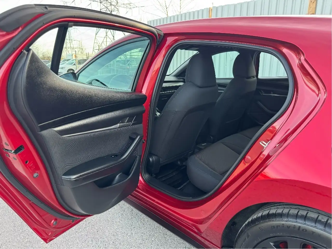 Mazda 3 снимка Mazda 3