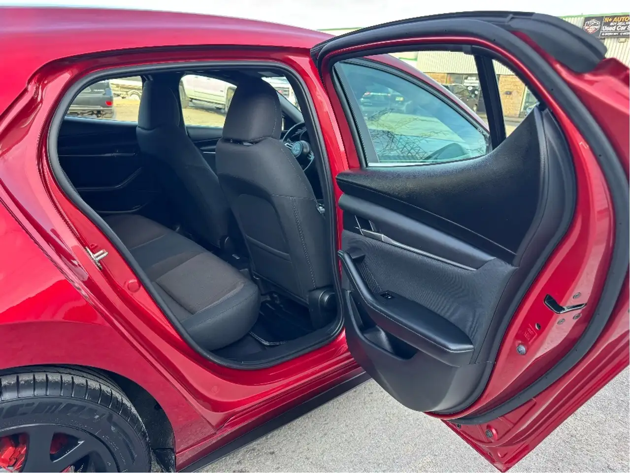 Mazda 3 снимка Mazda 3