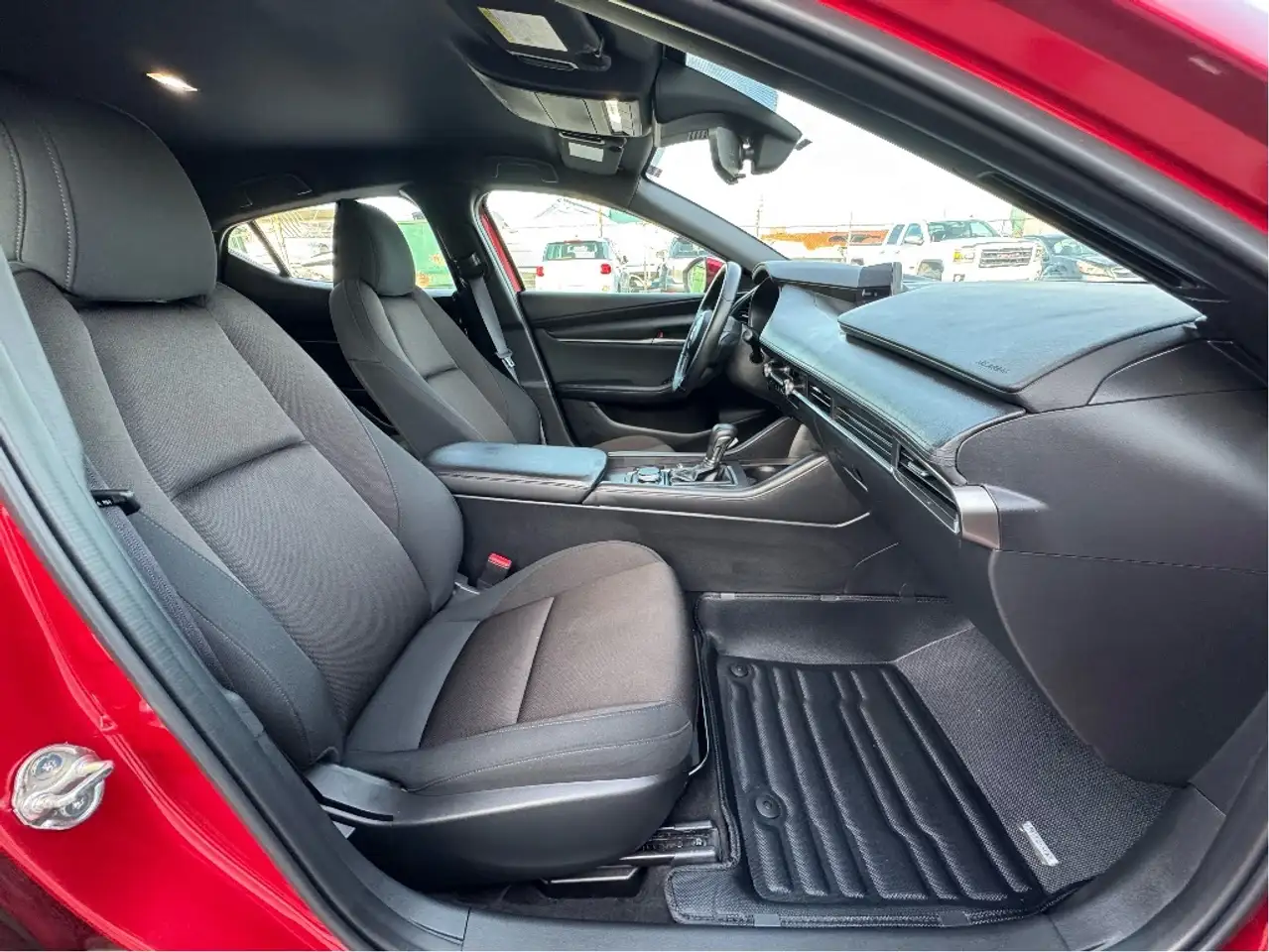 Mazda 3 снимка Mazda 3