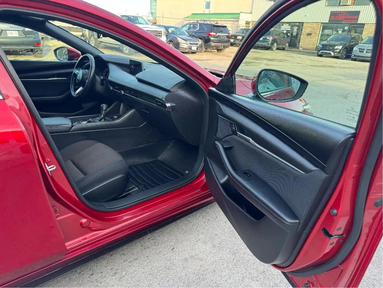 Mazda 3 снимка Mazda 3