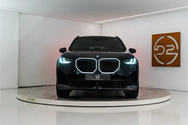 BMW X3 view 8