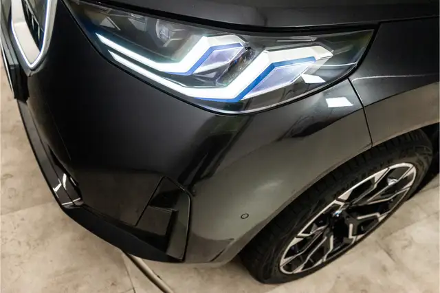 BMW X3 view 12