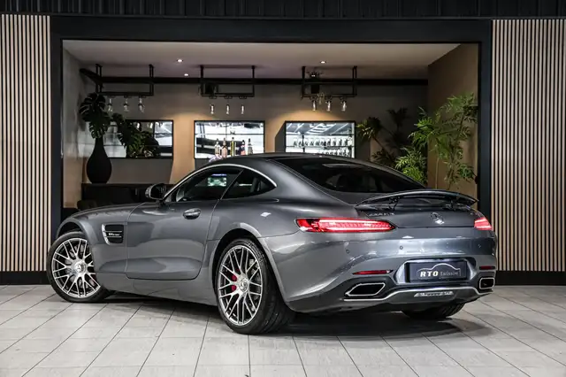 Mercedes-Benz Amg GT view 3
