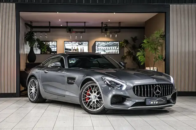 Mercedes-Benz Amg GT view 4