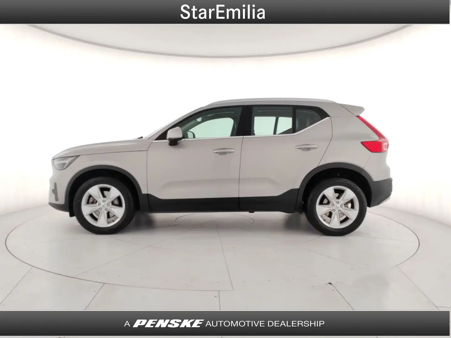 Volvo XC40 B3 automatico Ultimate Bright N1 Grigio - 2