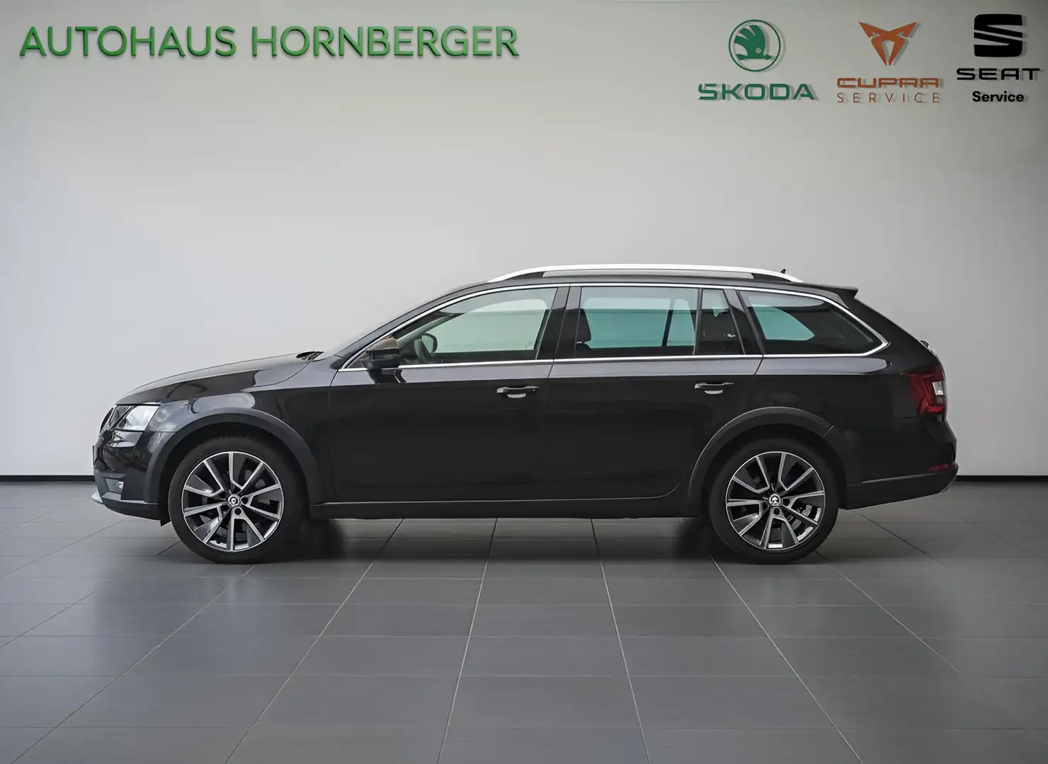 Skoda Octavia Scout 4x4 2.0TDI 185PS AHK LED ACC Kamera Navi PDC Schwarz - 2
