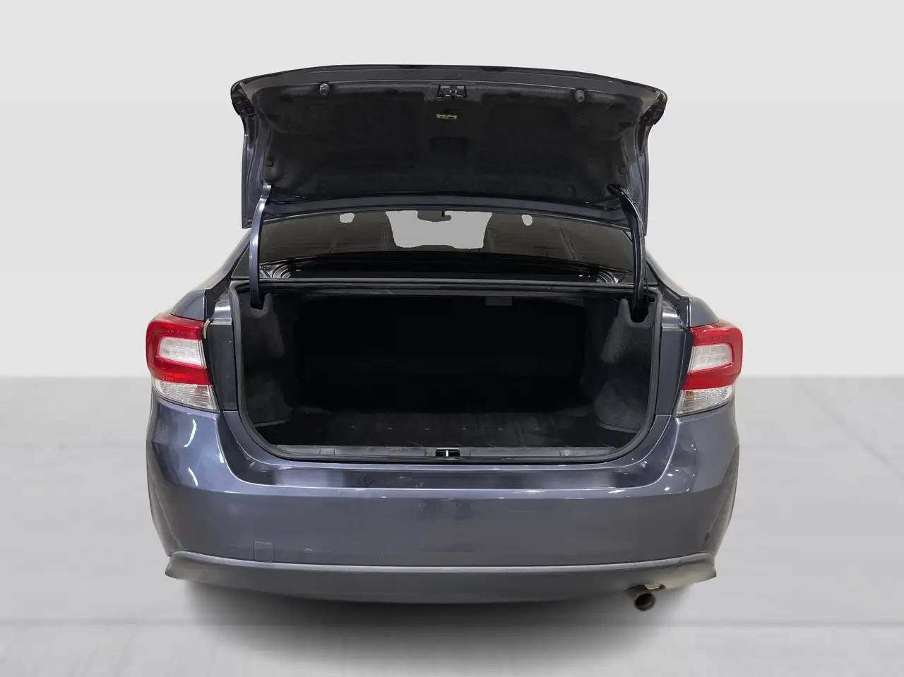 Subaru Impreza снимка Subaru Impreza