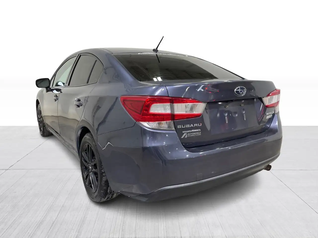 Subaru Impreza снимка Subaru Impreza