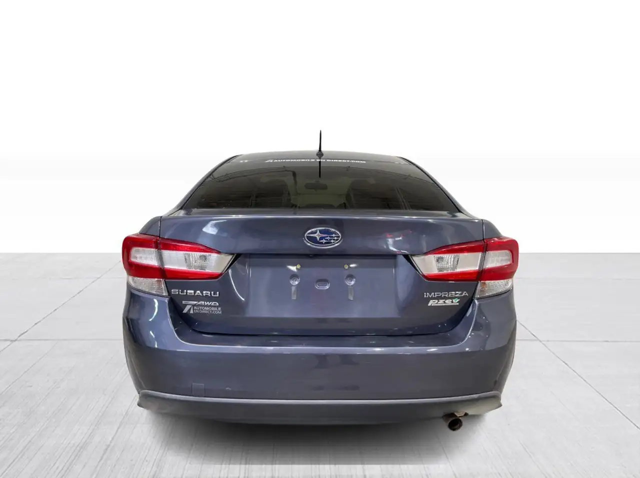 Subaru Impreza снимка Subaru Impreza