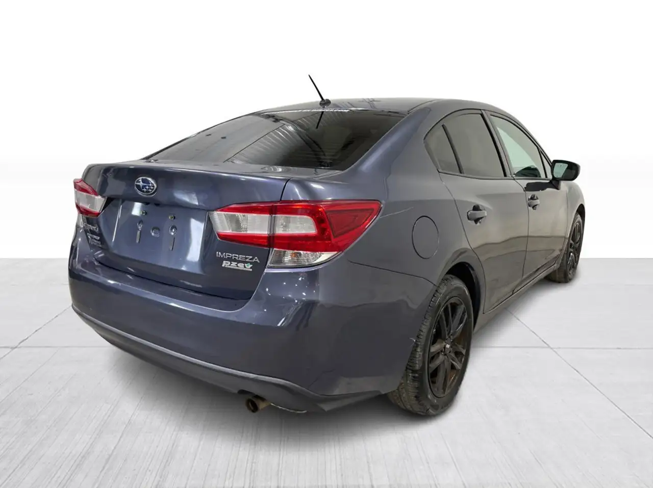 Subaru Impreza снимка Subaru Impreza