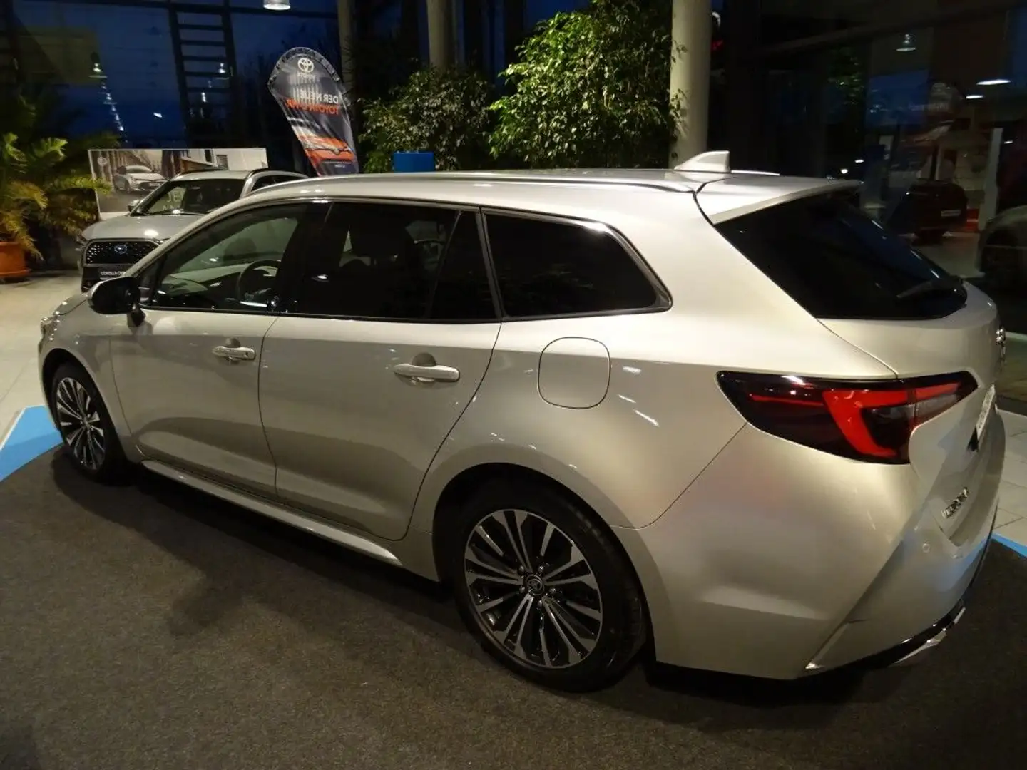 Toyota Corolla 2.0 Hybrid Touring Sports Team Deutschland Argent - 2