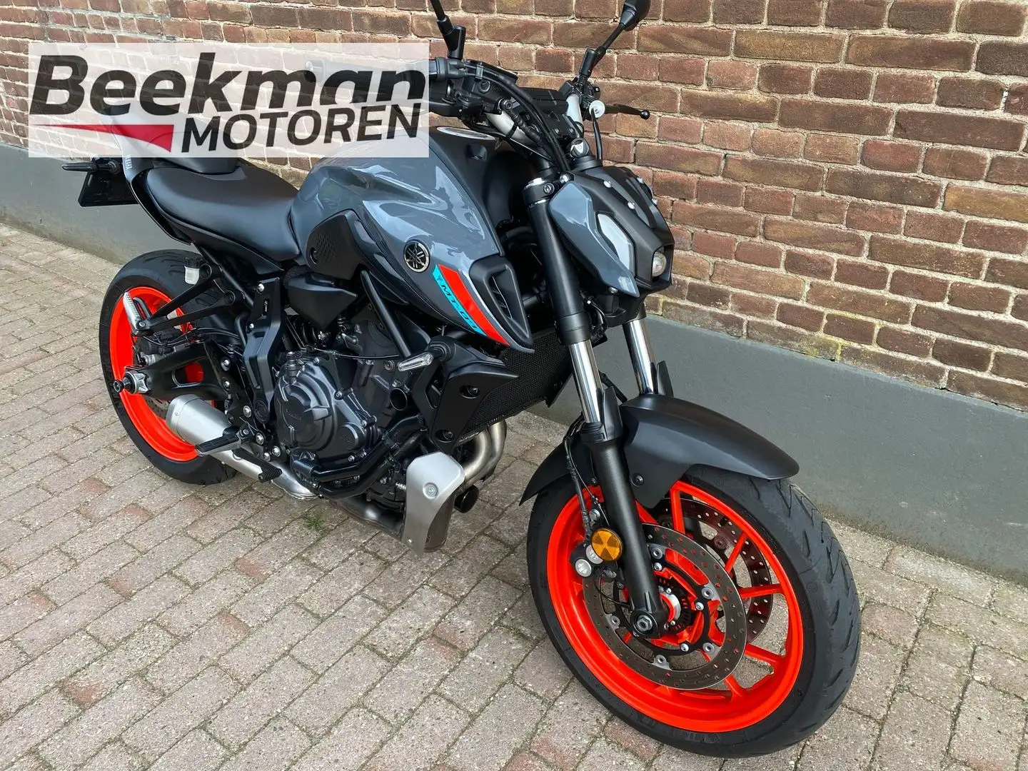 Yamaha MT-07 Gris - 2