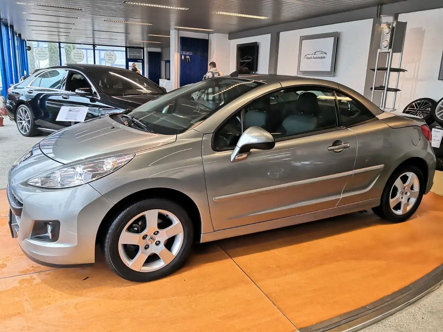 Peugeot 207 CC Cabrio-Coupe Premium/2.Hd/56Tkm/PDC/SH Grey - 2