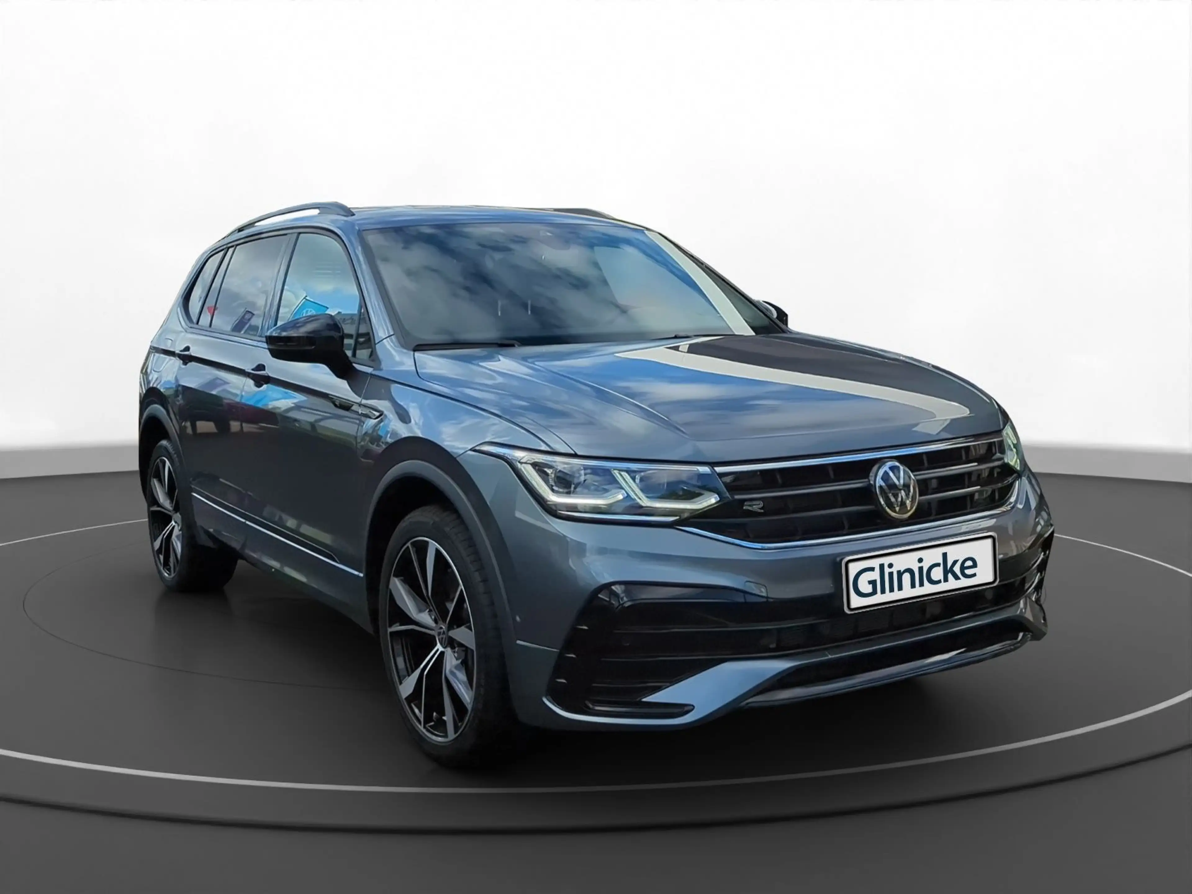 Volkswagen Tiguan Allspace 2.0 TDI R-Line 4Motion — photo 12