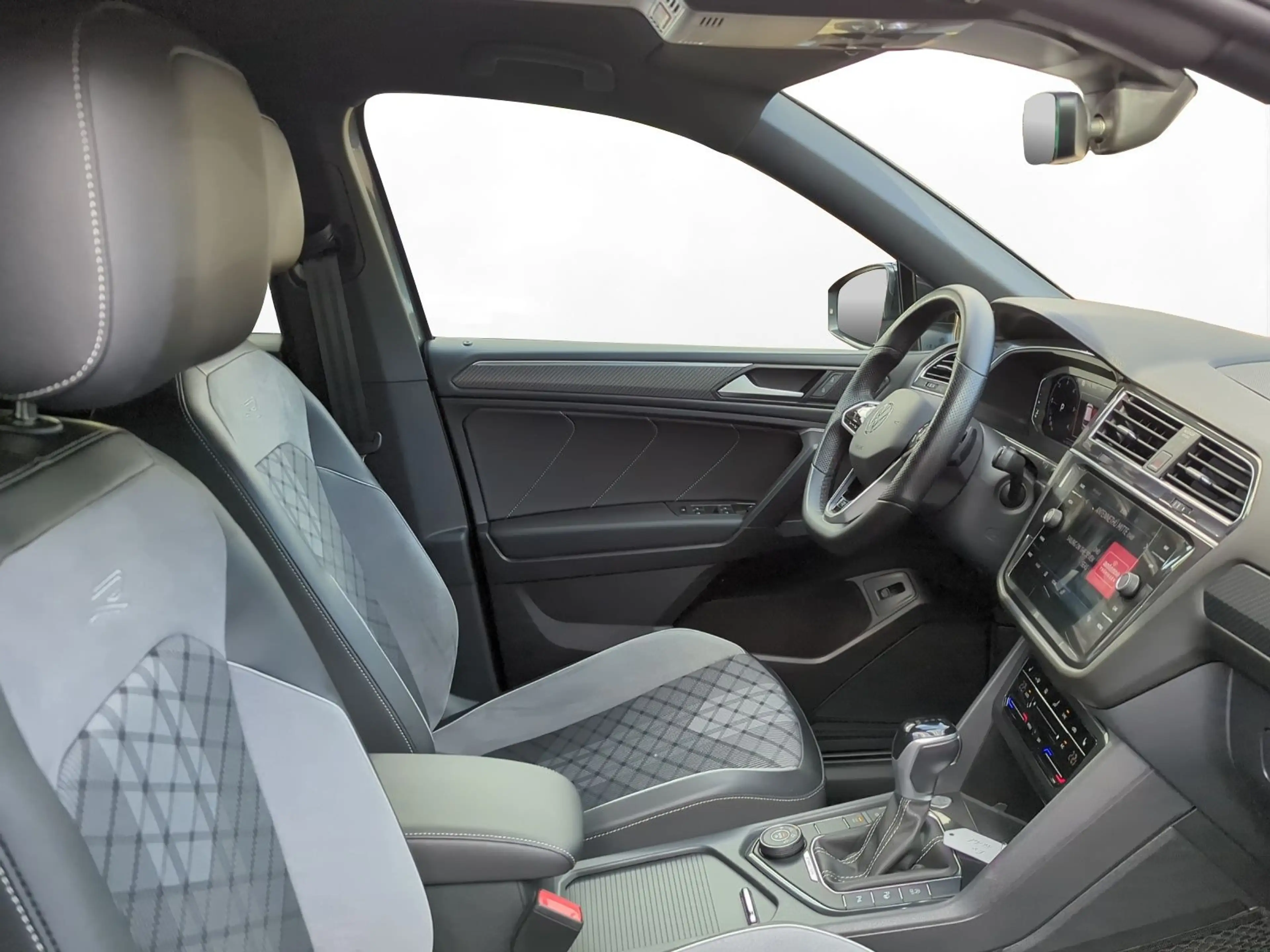 Volkswagen Tiguan Allspace 2.0 TDI R-Line 4Motion — photo 10