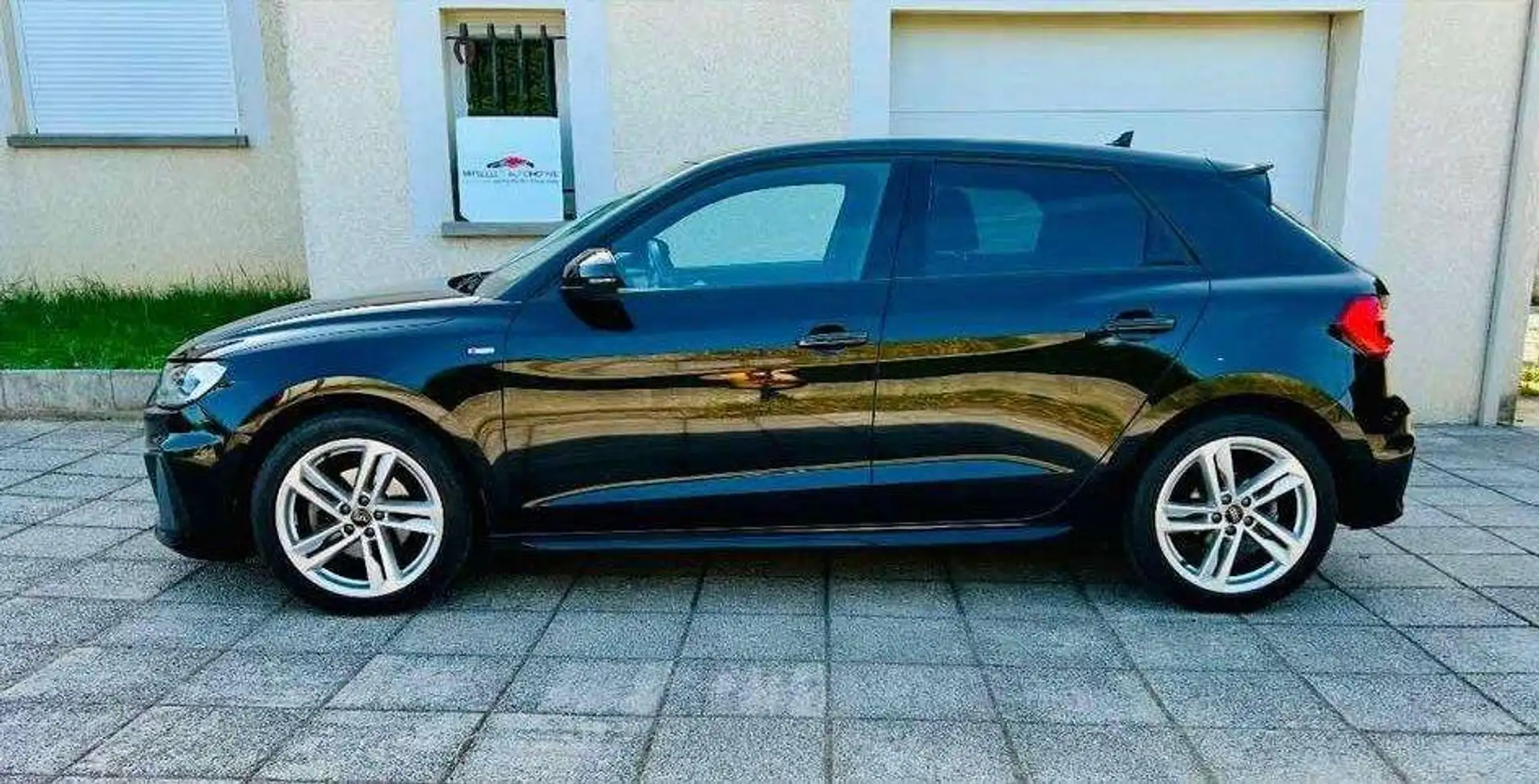 Audi A1 sport black 35 TFSI 150 CH S TRONIC S LINE 8.0 CV Noir - 1