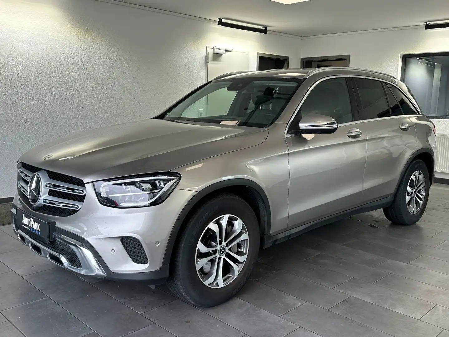 Mercedes-Benz GLC 300 d 4Matic*AHK*LED*Distronic+*360° Kamera* Argent - 2