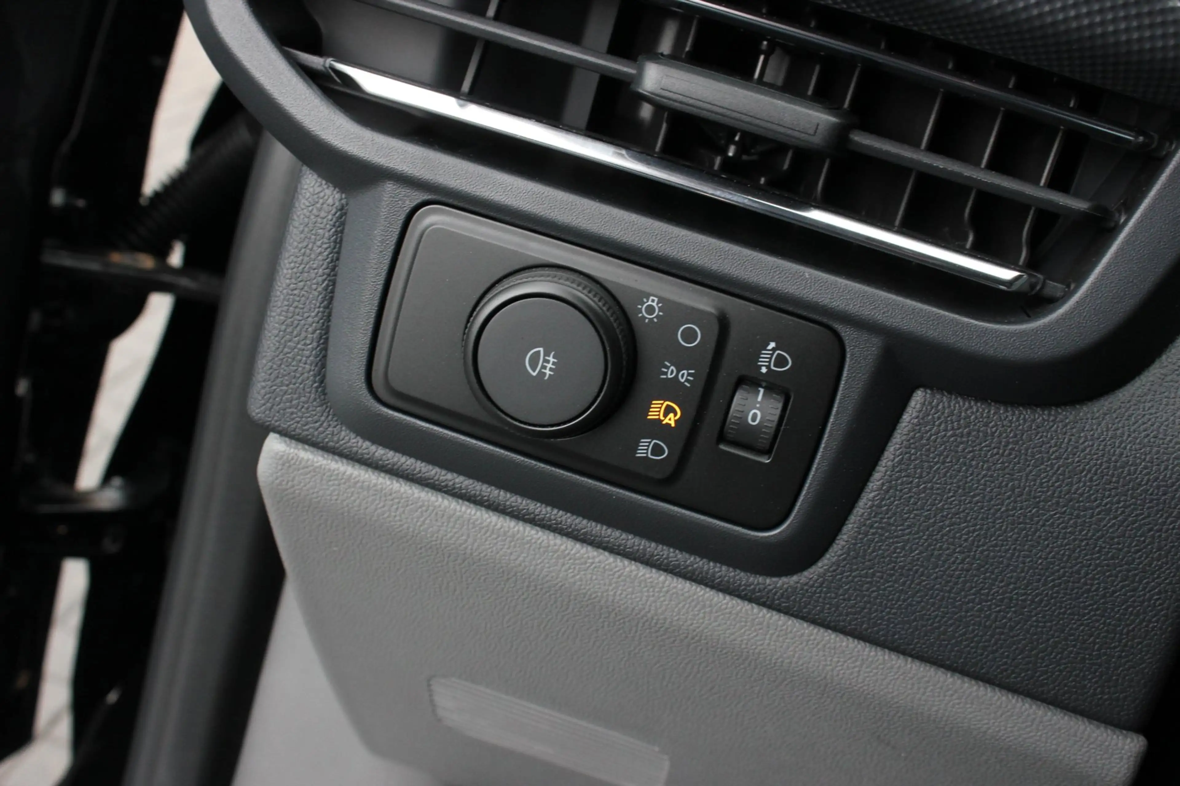 Ford E-Transit Cust. 320 L2H1 Limited 71 kWh DC DUBBEL CABINE / J — photo 22