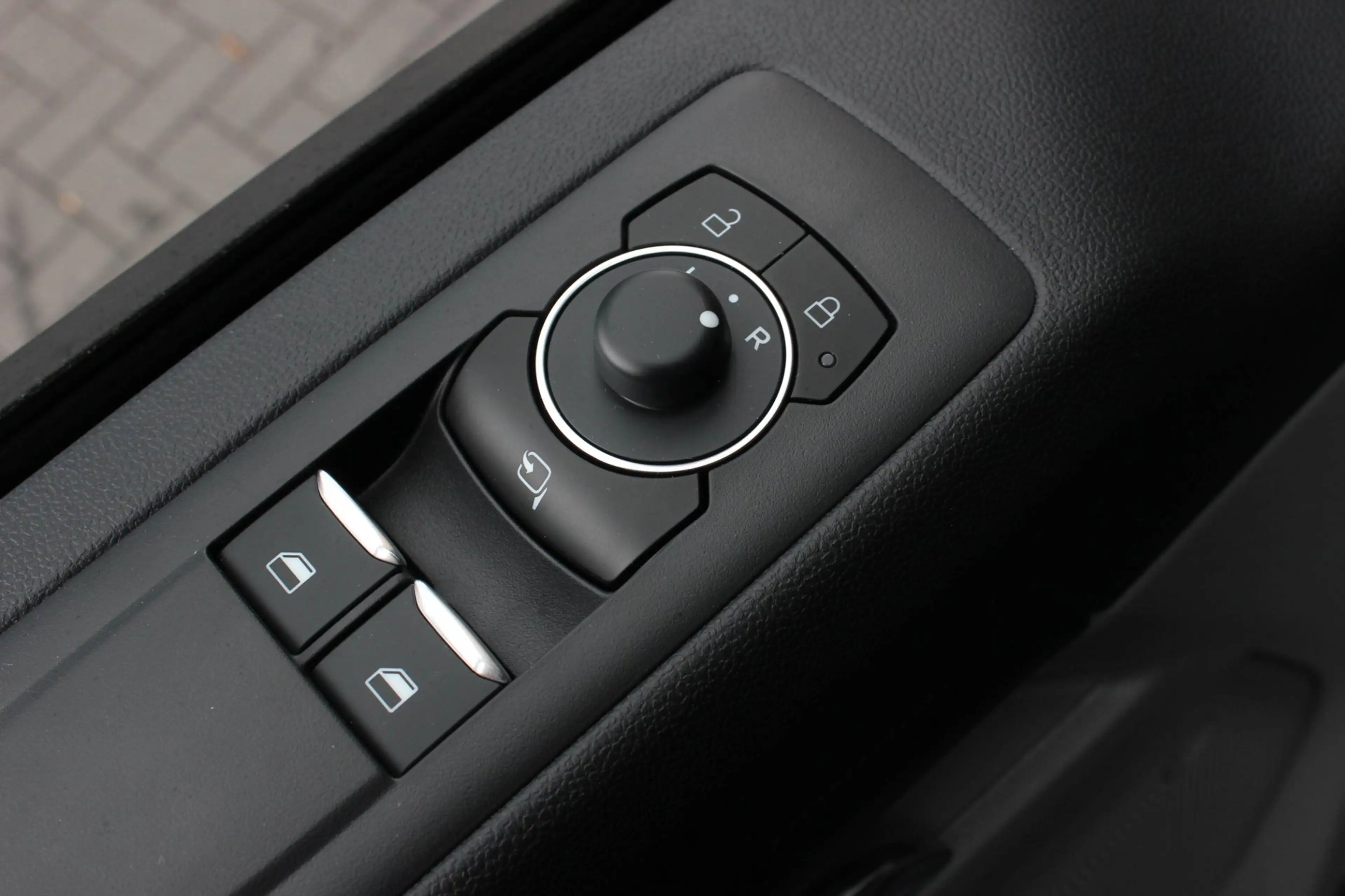 Ford E-Transit Cust. 320 L2H1 Limited 71 kWh DC DUBBEL CABINE / J — photo 12