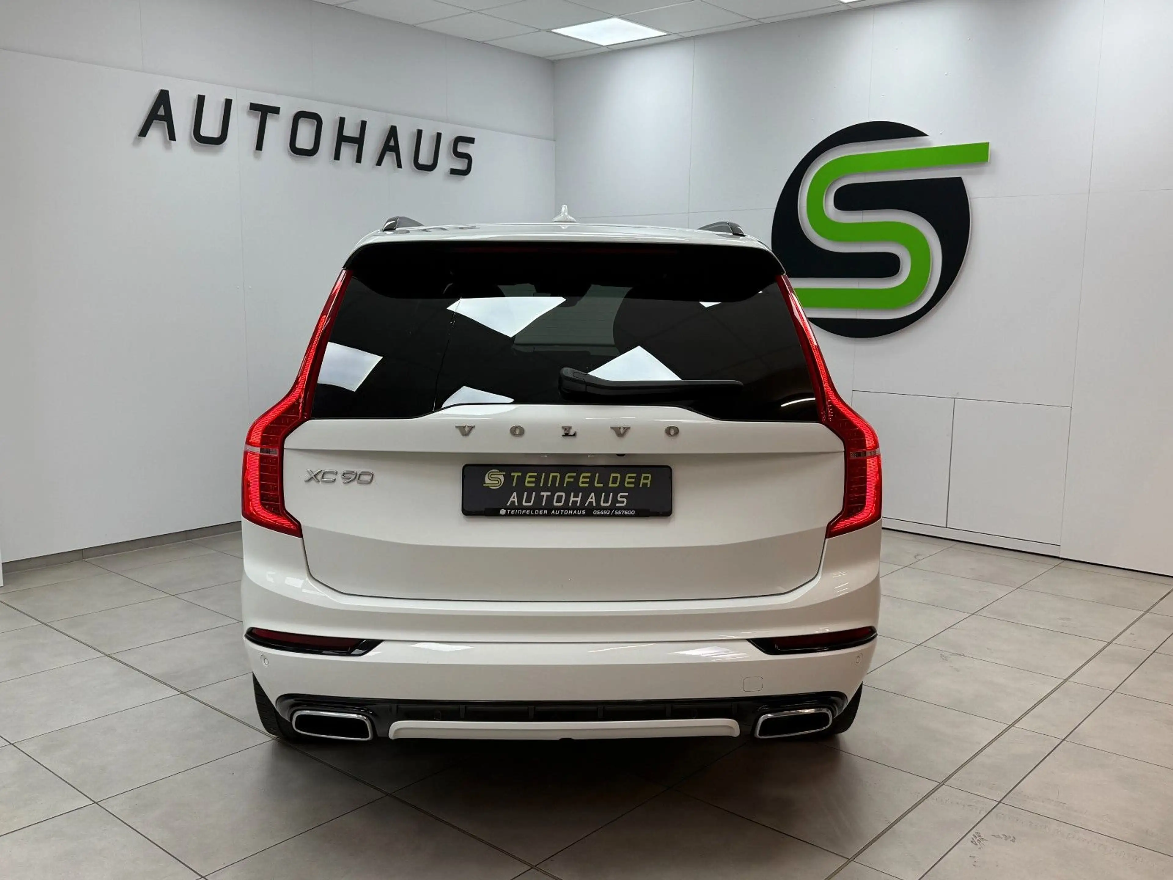 Volvo XC90 B5 R Design AWD / 7 SITZE / PANORAMA / 360° — photo 6