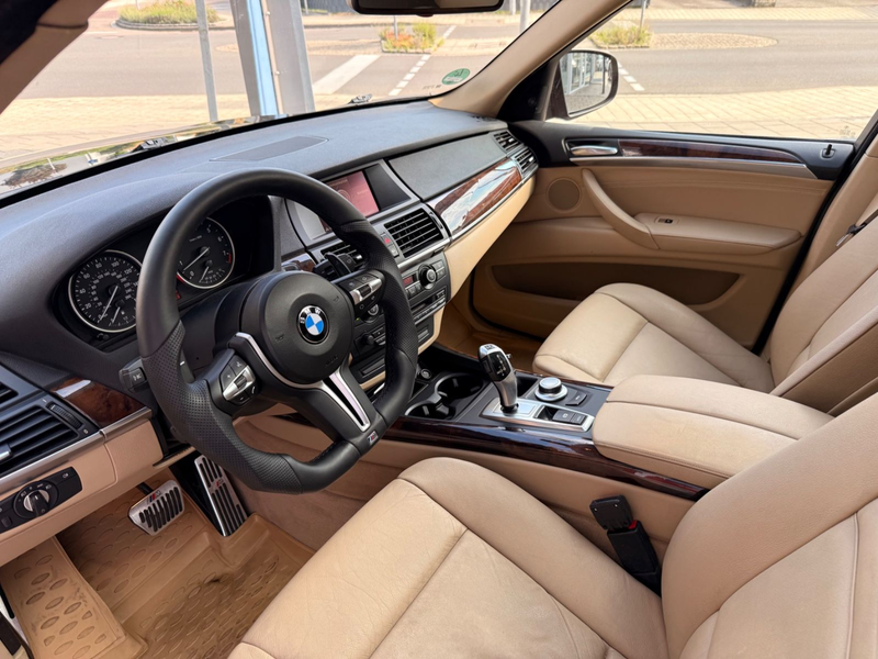 BMW X5 3.0si, PANORAMA,LEDER,AUTOMATIK,TüV 02.2028 — photo 15