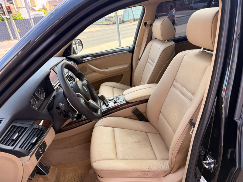 BMW X5 3.0si, PANORAMA,LEDER,AUTOMATIK,TüV 02.2028 — photo 14