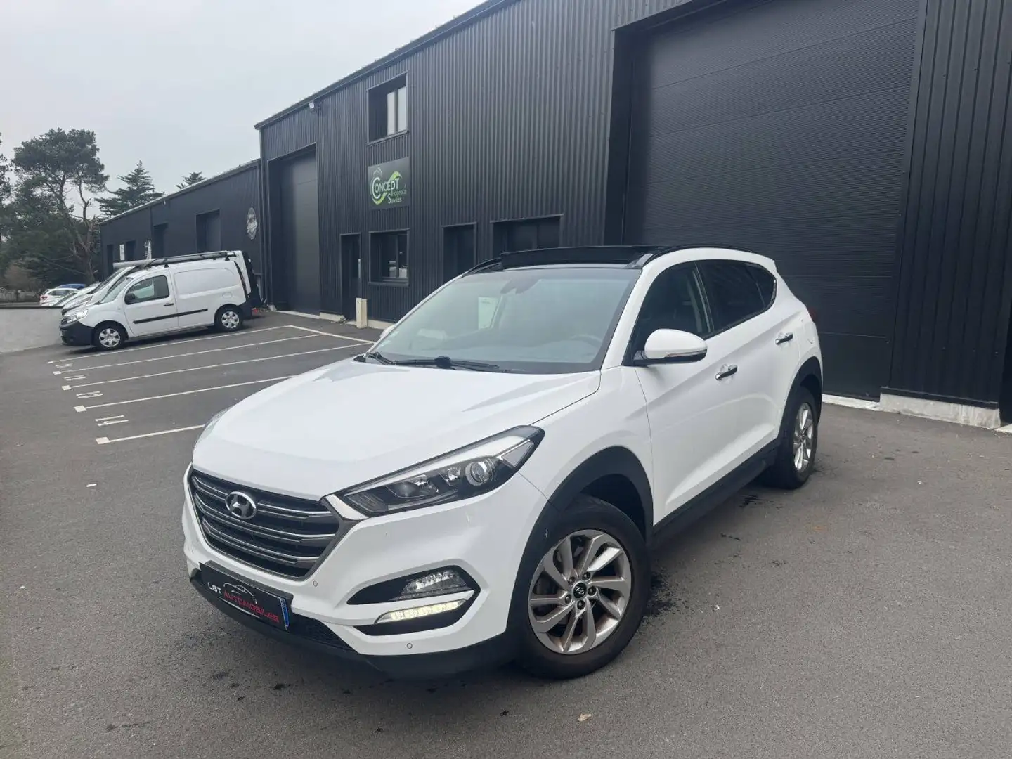 Hyundai TUCSON II 1.7 CRDI 115ch Creative 2WD - 2