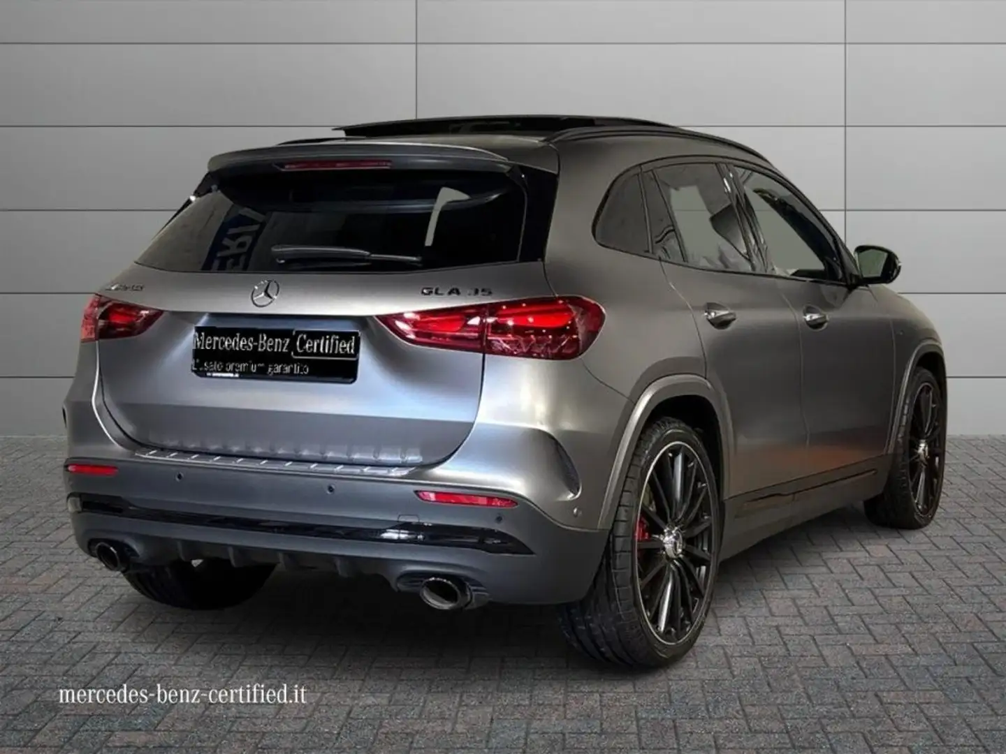 Mercedes-Benz GLA 35 AMG 4Matic AMG Line Premium Gris - 2