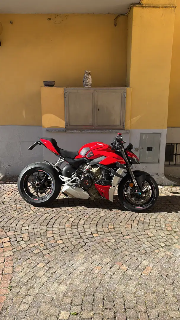 Ducati Streetfighter V4 - 1