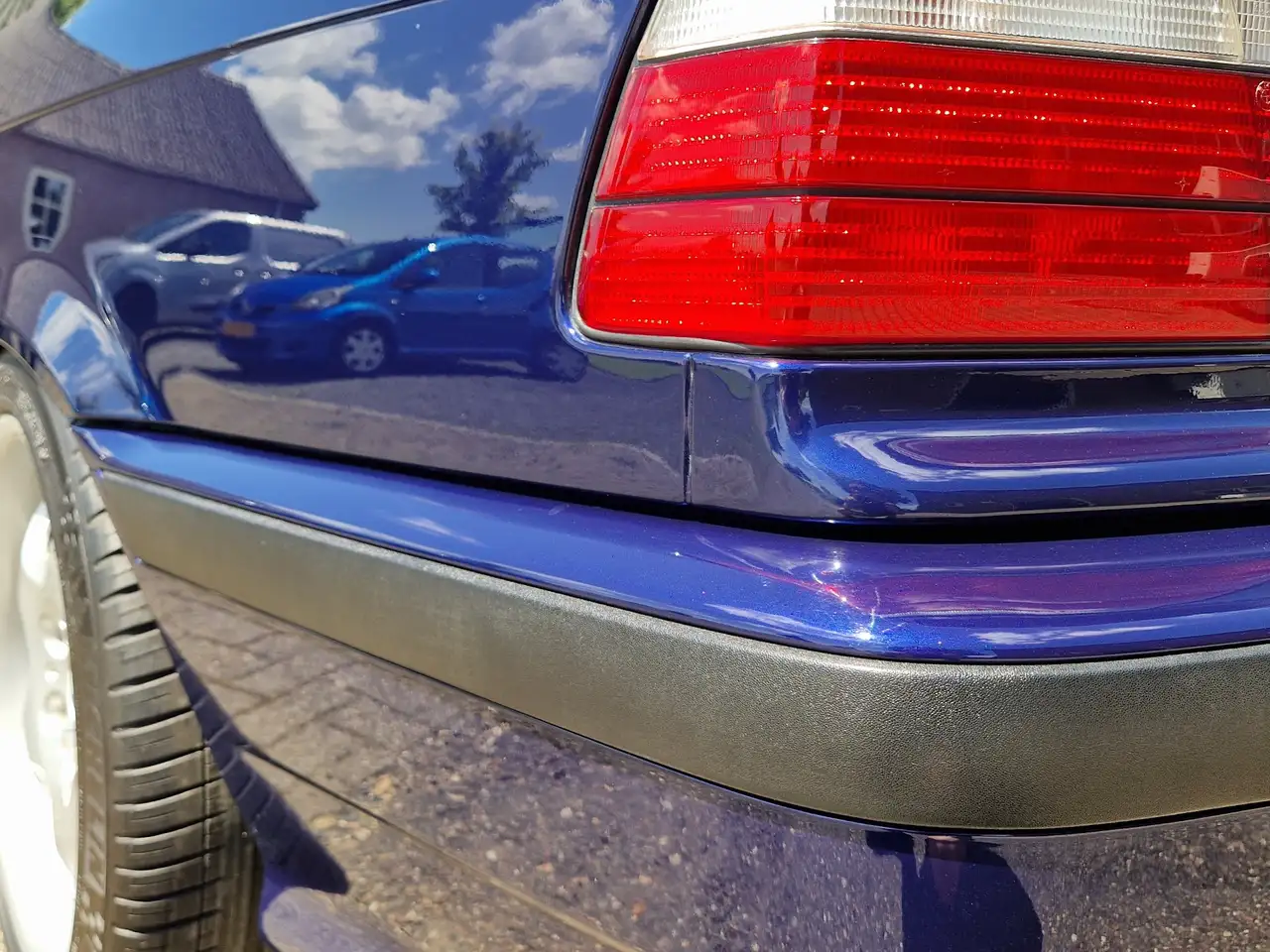 BMW 318iS Coupé M-Sport 17inch alcantara Contour Ai, foto 9