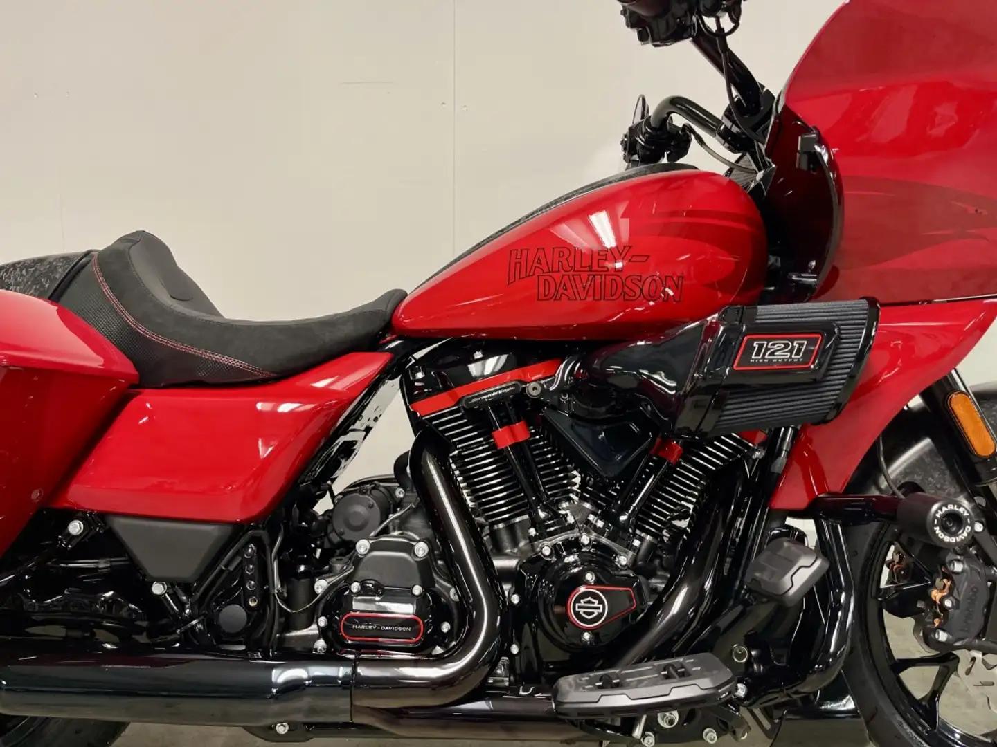 Harley-Davidson Road Glide TOURING FLTRXSTSE CVO ST Rouge - 2