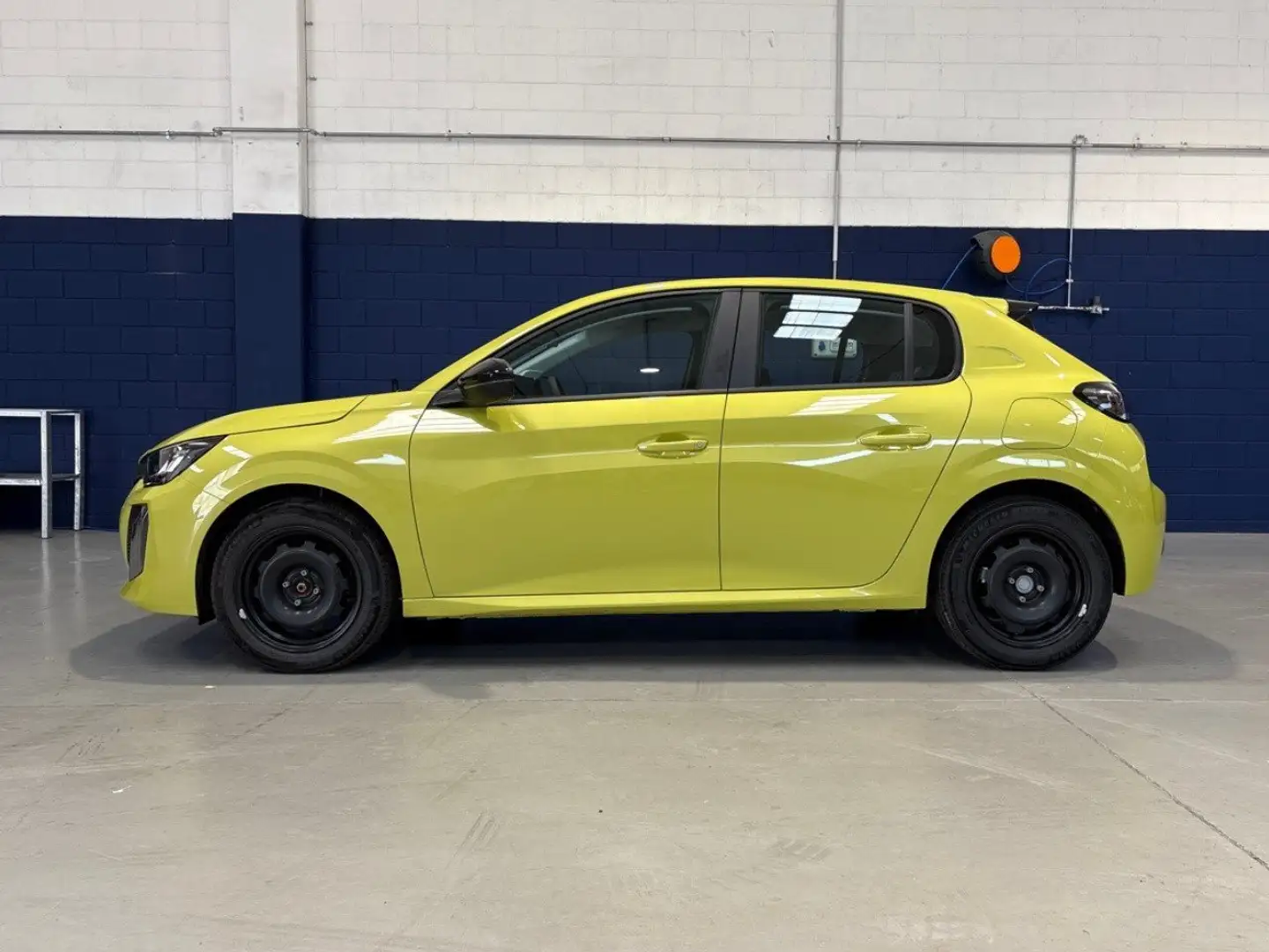 Peugeot 208 Style Puretech 75 S/S Gelb - 2