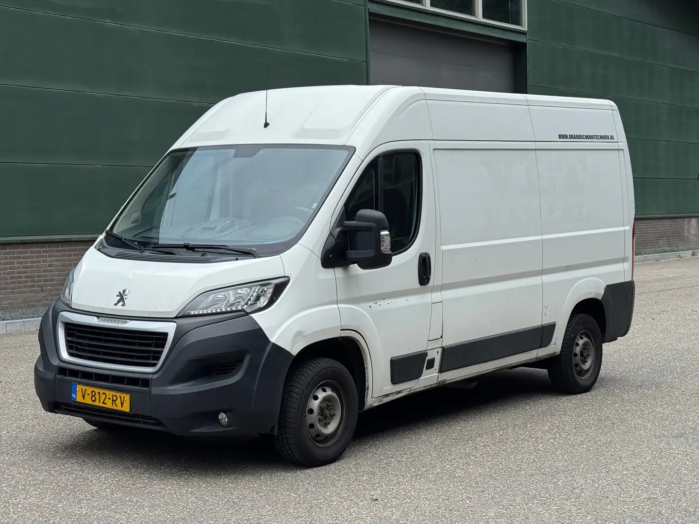 Peugeot Boxer 330 2.0 BlueHDI L2H2 Premium Pack Blanco - 1