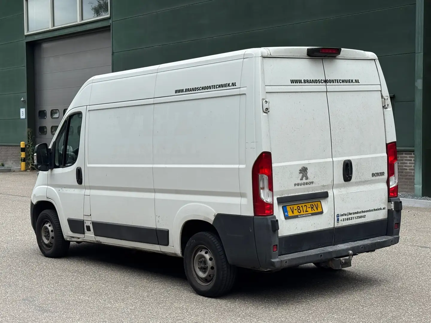 Peugeot Boxer 330 2.0 BlueHDI L2H2 Premium Pack Blanco - 2