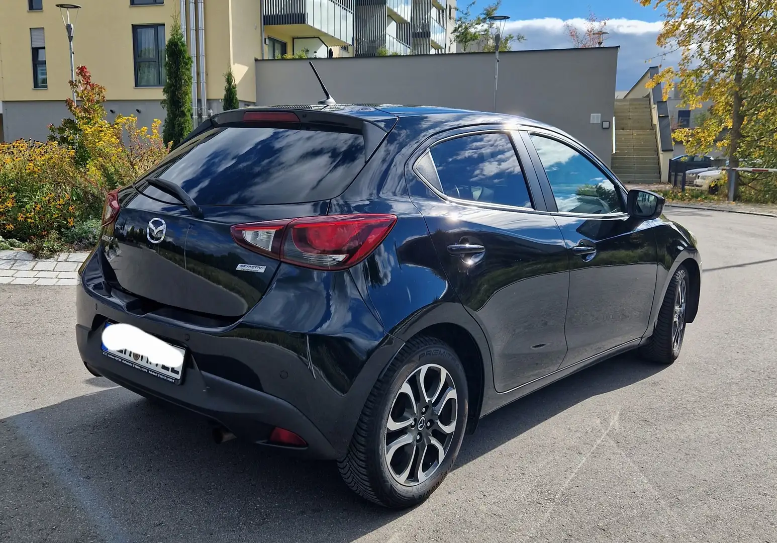 Mazda 2 2 SKYACTIV-G 90 Nakama Schwarz - 2