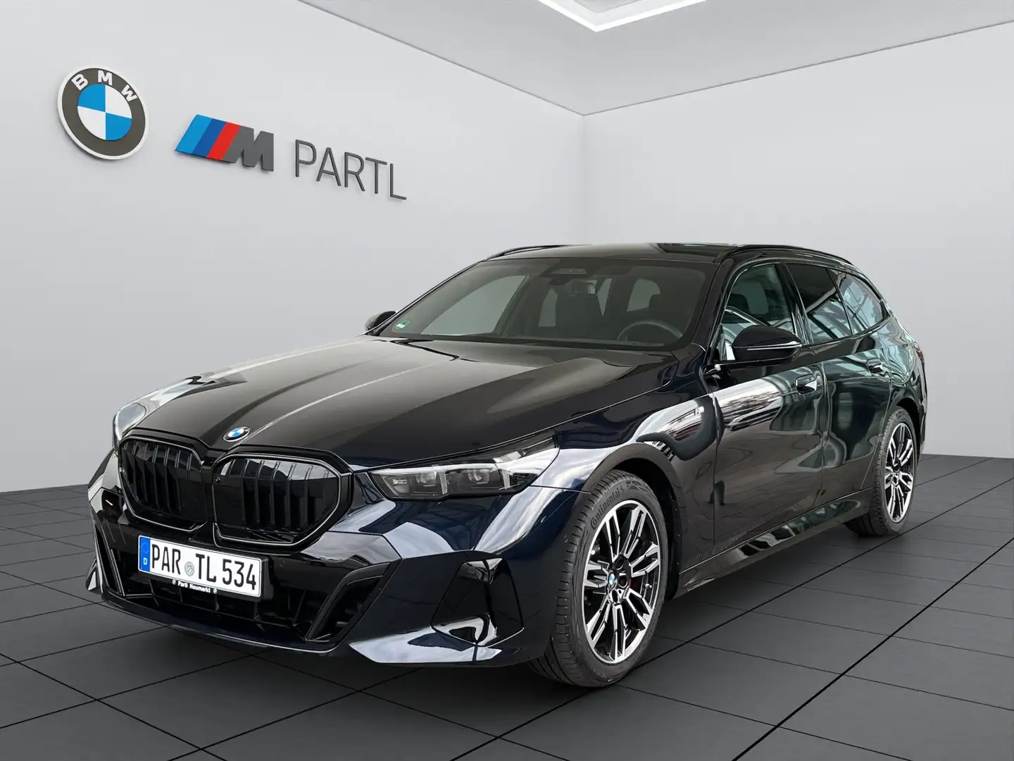BMW 520 d Touring M-Sport-Pro DA-Prof. 360° H/K AHK Schwarz - 1