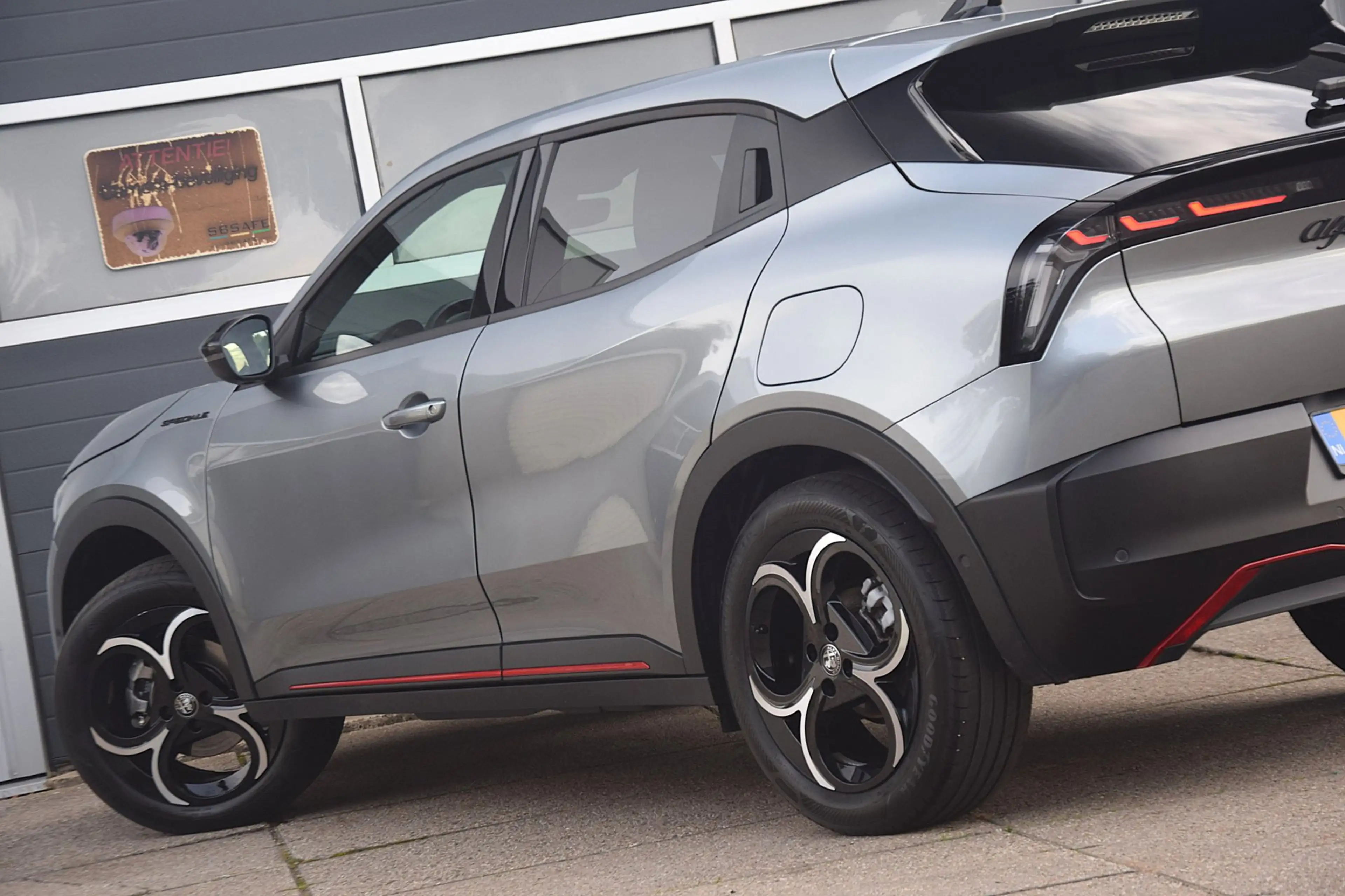 Alfa Romeo Junior 1.2 Turbo Hybrid Ibrida Speciale — photo 26