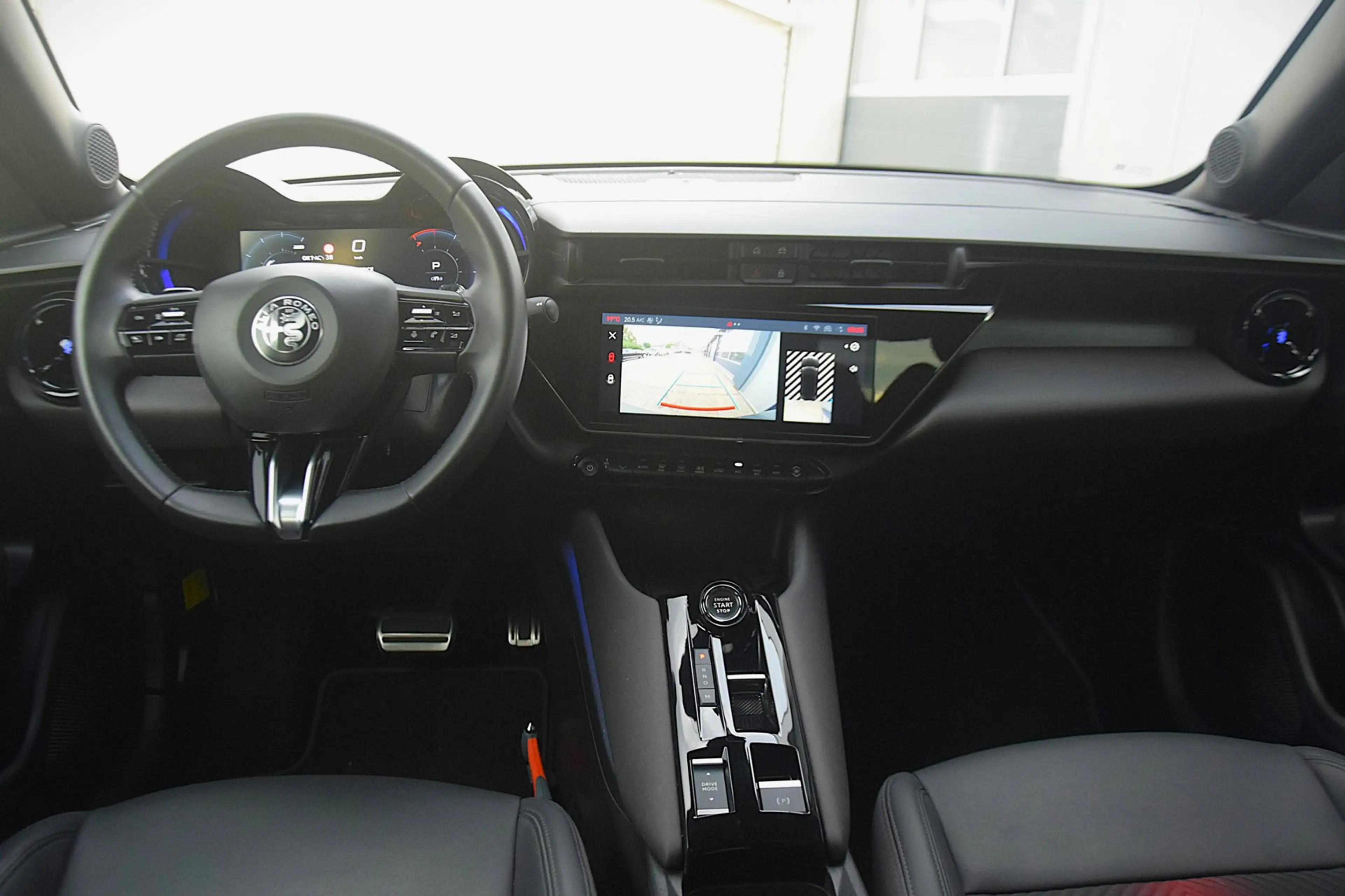 Alfa Romeo Junior 1.2 Turbo Hybrid Ibrida Speciale — photo 7