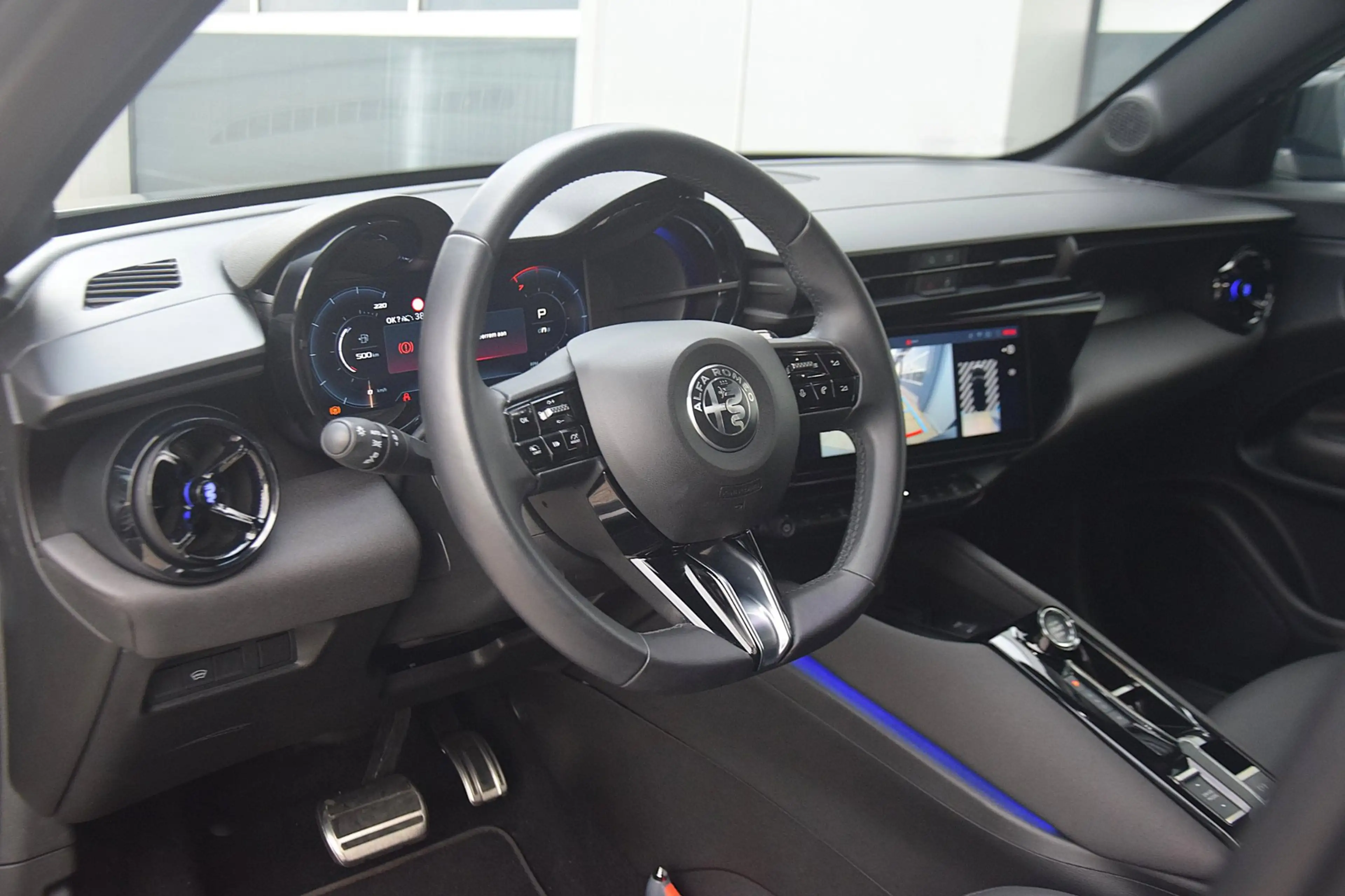 Alfa Romeo Junior 1.2 Turbo Hybrid Ibrida Speciale — photo 6