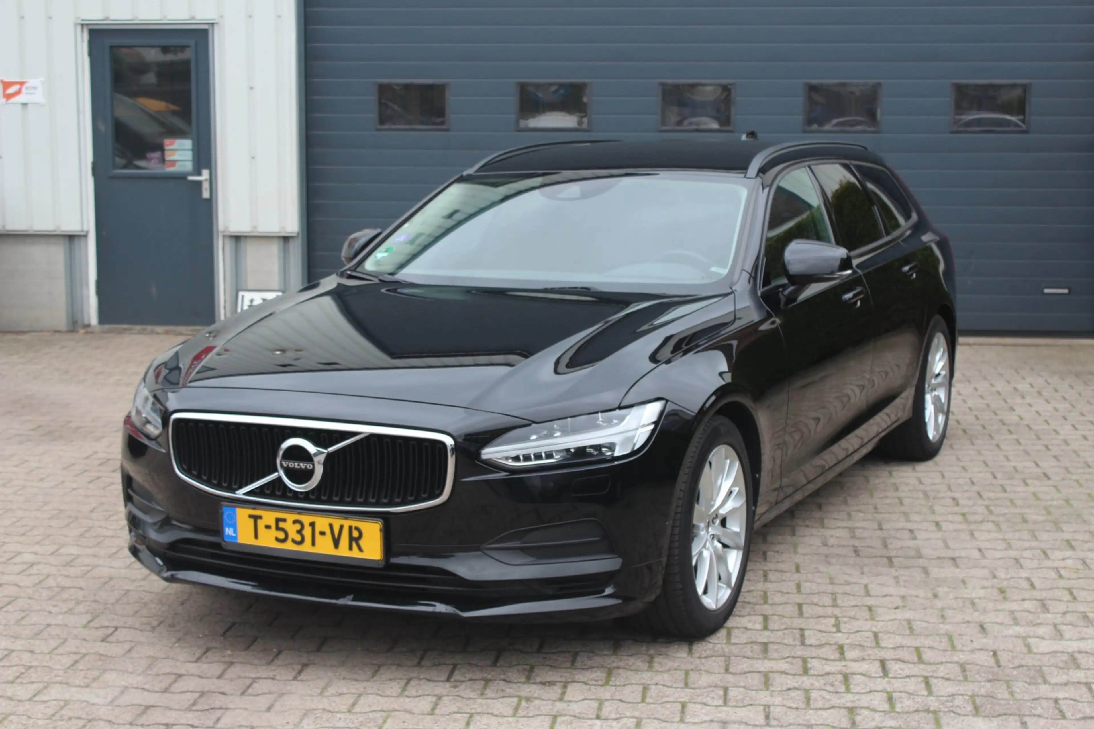 Volvo V90 2.0 T4 Kinetic Stoel/Stuur verwarming, trekhaak — photo 2