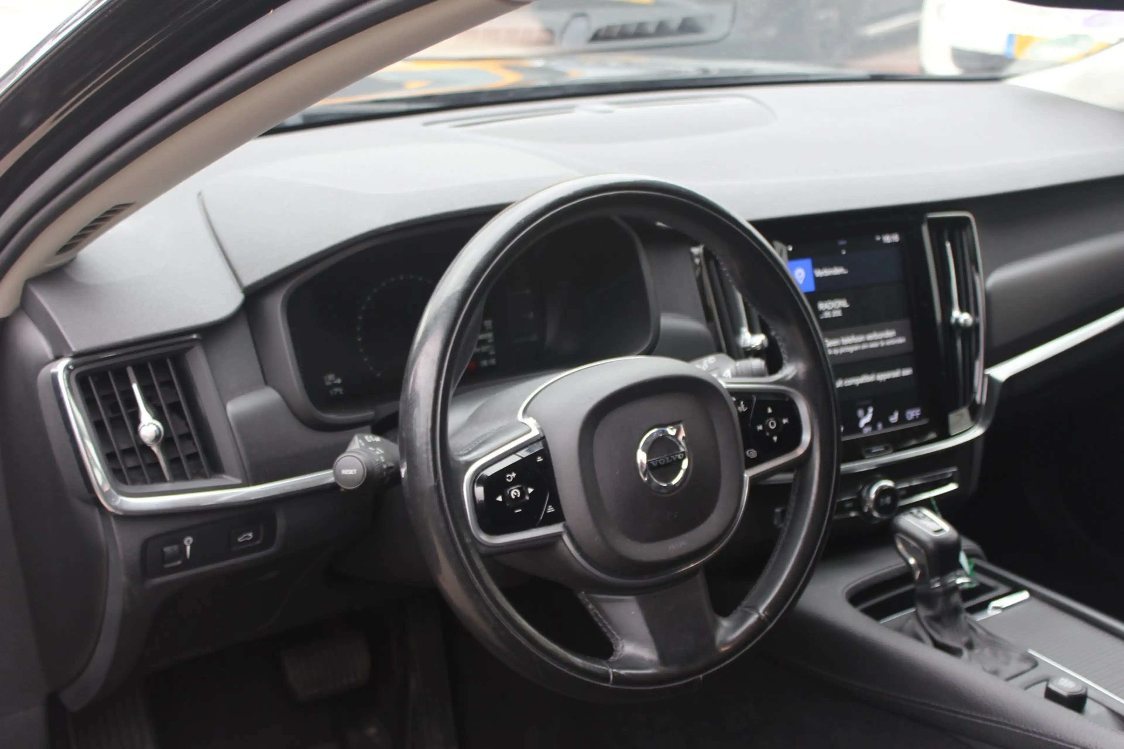 Volvo V90 2.0 T4 Kinetic Stoel/Stuur verwarming, trekhaak — photo 12