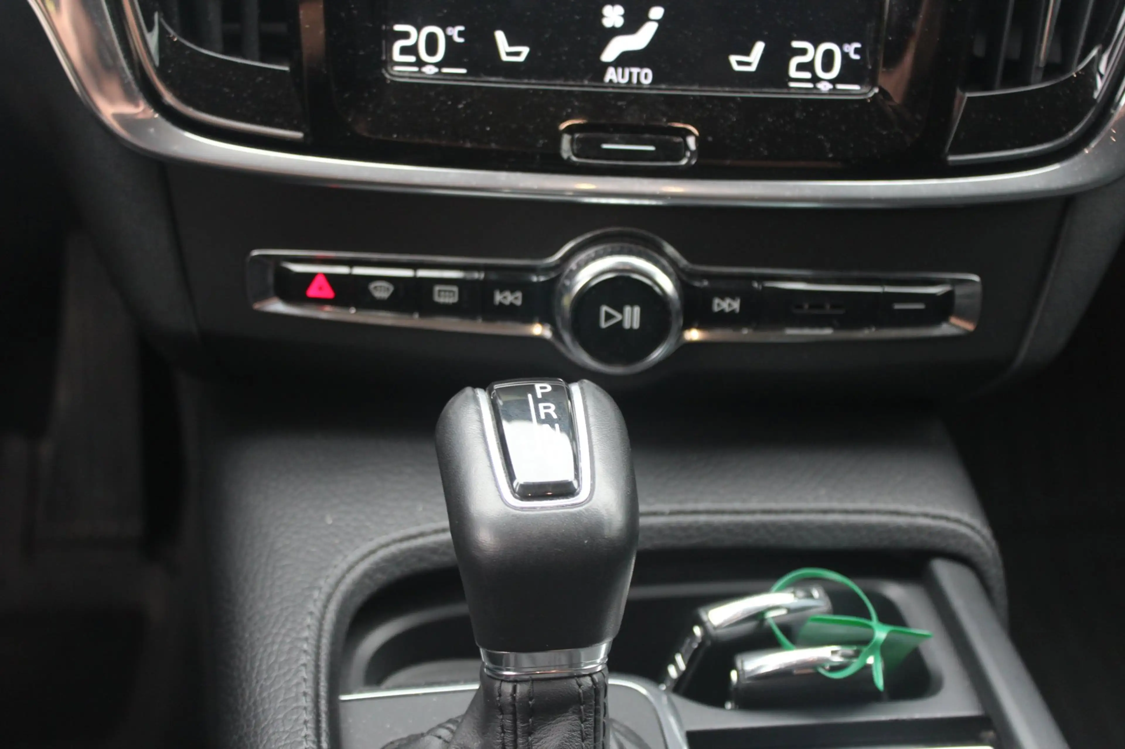 Volvo V90 2.0 T4 Kinetic Stoel/Stuur verwarming, trekhaak — photo 13
