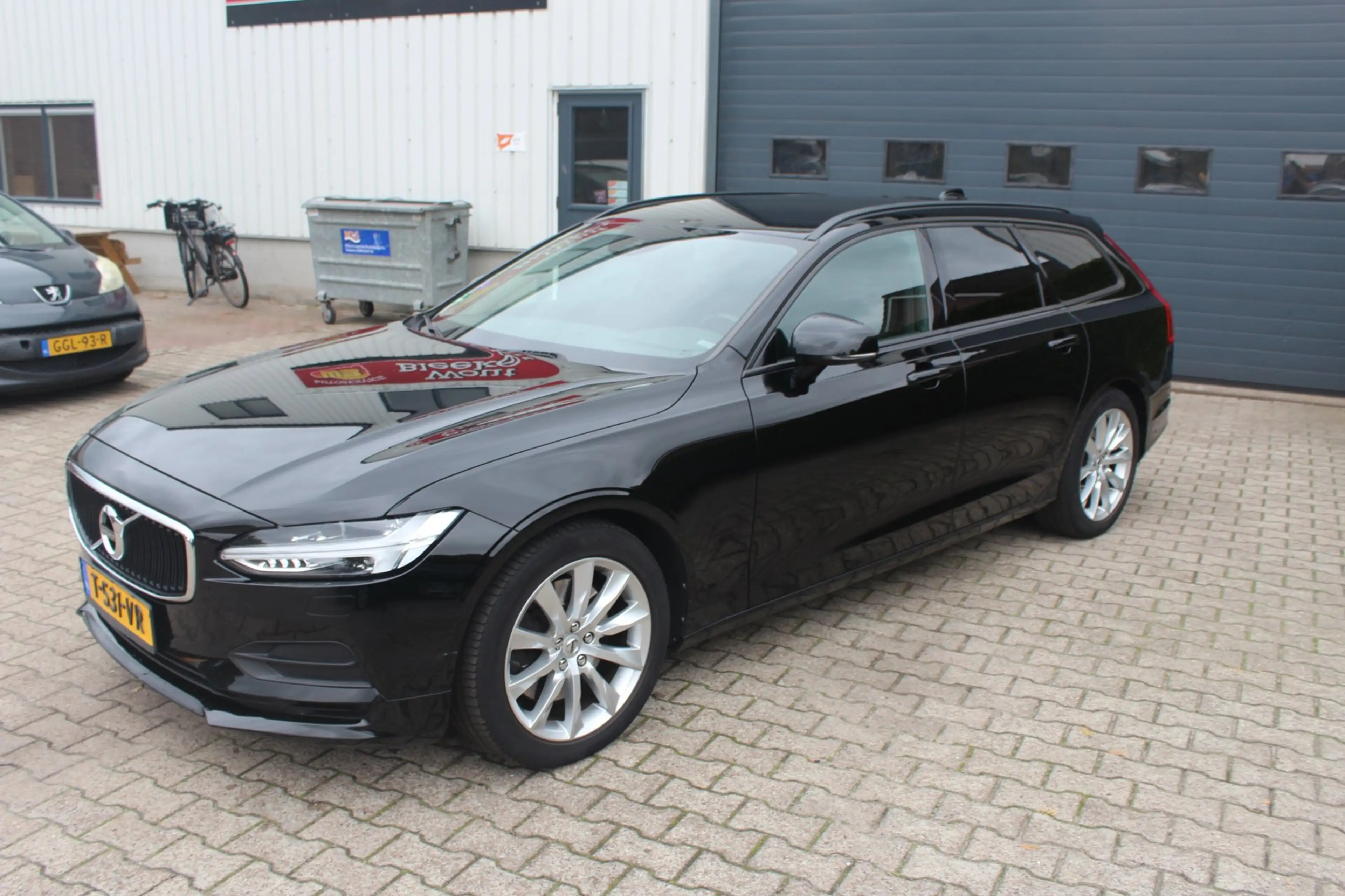 Volvo V90 2.0 T4 Kinetic Stoel/Stuur verwarming, trekhaak — photo 9