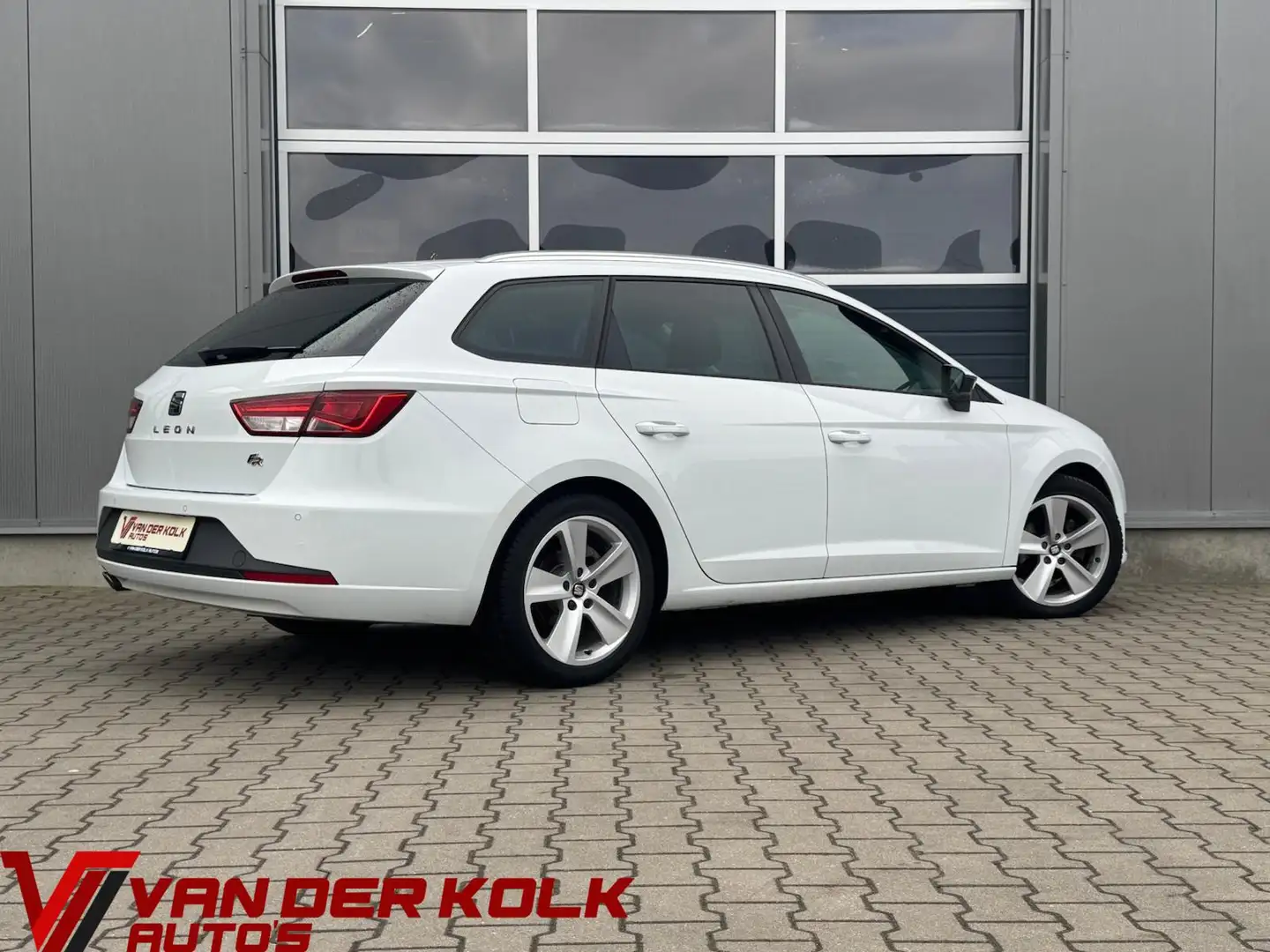 SEAT Leon ST 1.4 TSI FR | Half Leder | LED | Navigatie | Cru - 2