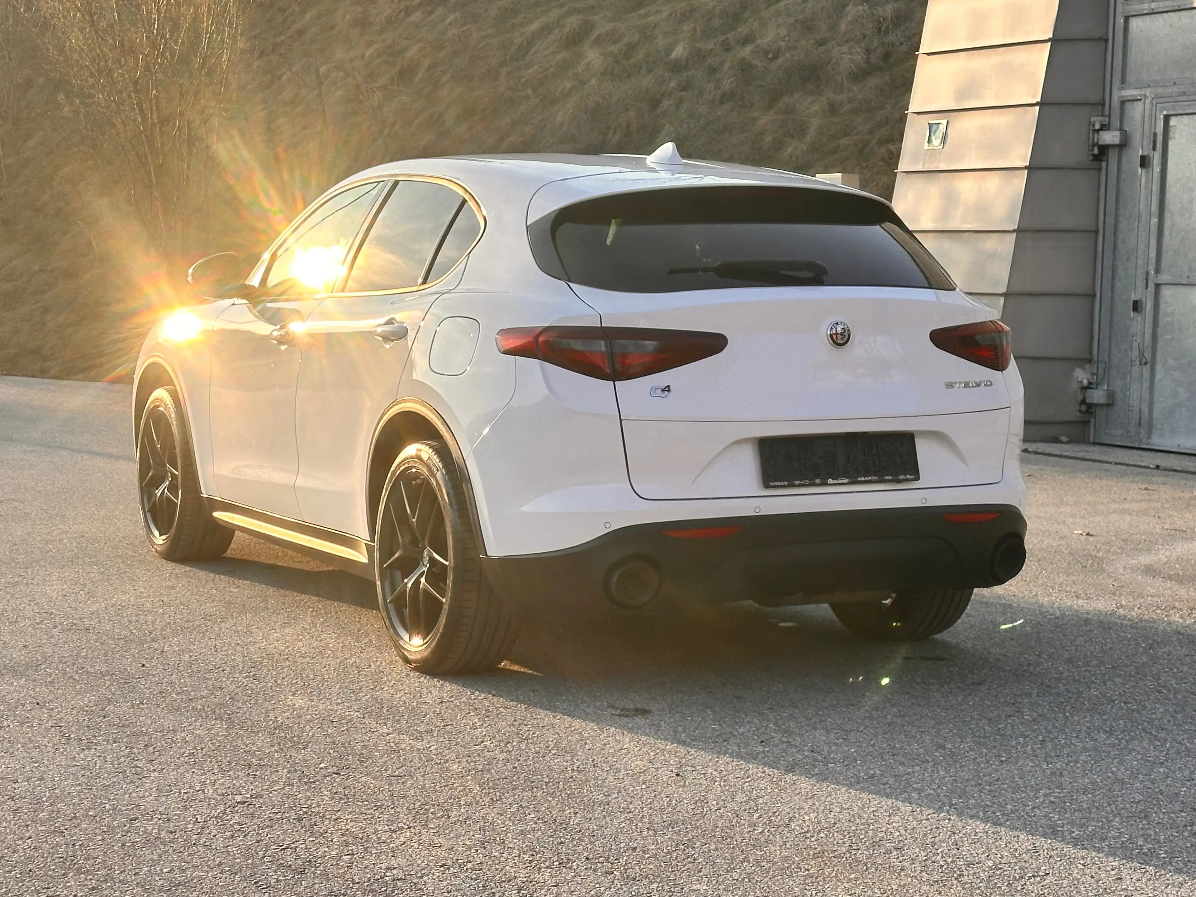 Alfa Romeo Stelvio 2.2 JTDM Super Q4 / AHK 2.3t / Diesel / Leder — photo 13