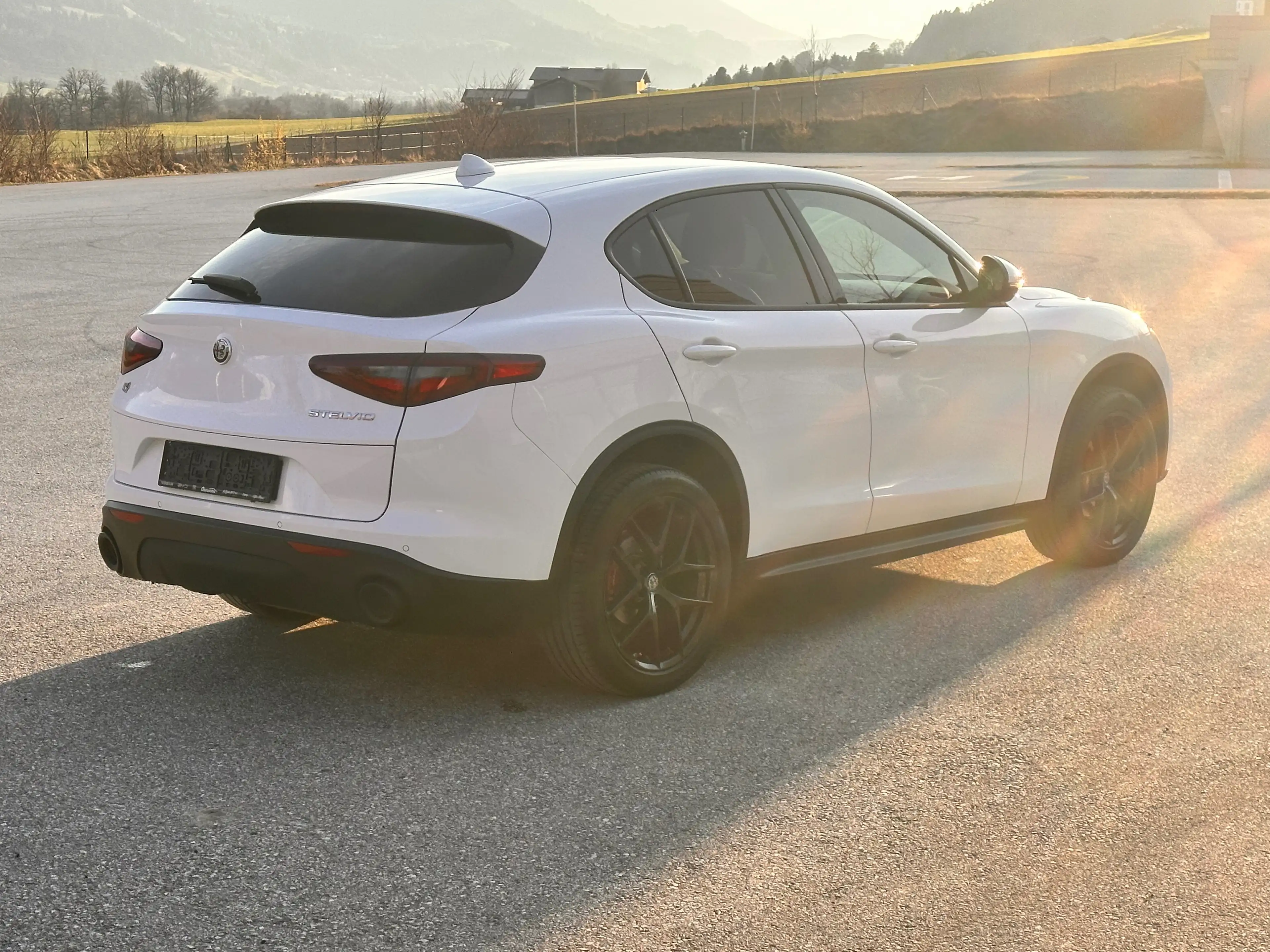 Alfa Romeo Stelvio 2.2 JTDM Super Q4 / AHK 2.3t / Diesel / Leder — photo 15