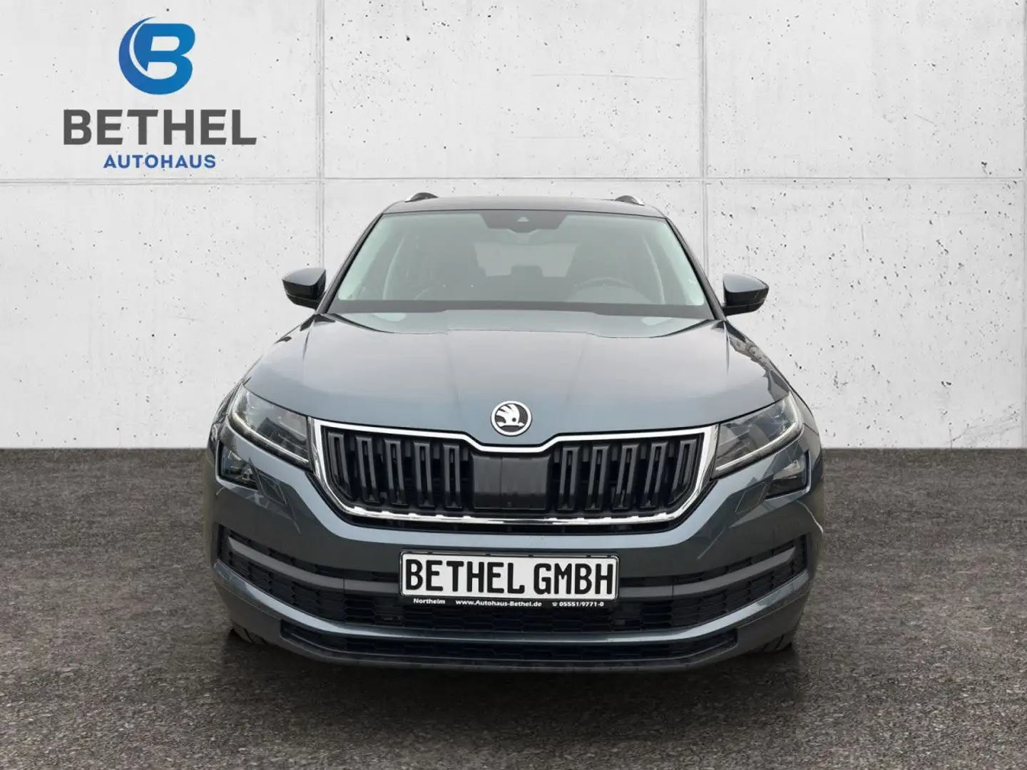 Skoda Kodiaq 2.0 TDI 4x4 Style Bluetooth Navi LED Klima Gris - 2
