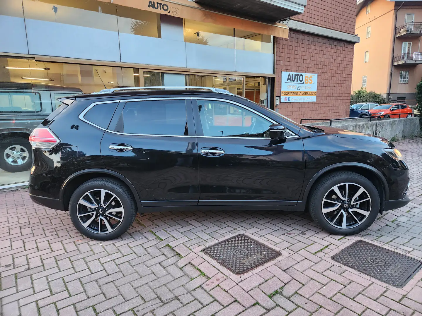 Nissan X-Trail X-Trail 1.6 dci Business 4wd E6 Schwarz - 1